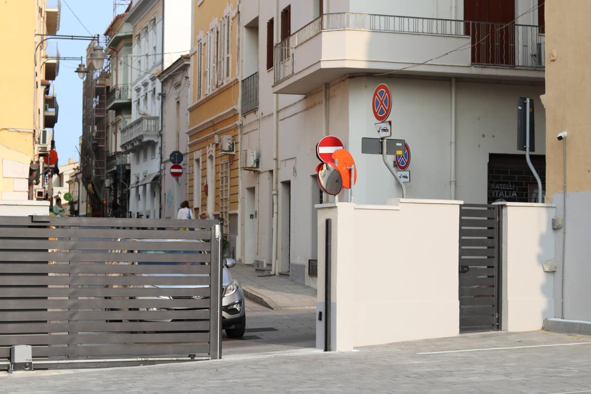 Charming & Luxurious Gem Apartamento Olbia Exterior foto
